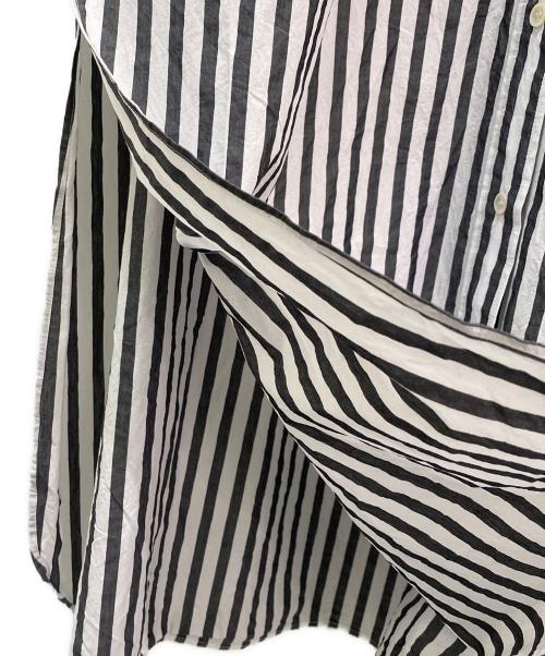 L'appartement（アパルトモン）L'appartement (アパルトモン) FABRICA STRIPE SHIRT ONEPIECE ホワイト×グレー サイズ:Freeの古着・服飾アイテム