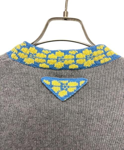 PRADA（プラダ）PRADA (プラダ) カシミヤ混ニット P24M1T S212 10DA グレー SIZE 44 グレー サイズ:44の古着・服飾アイテム