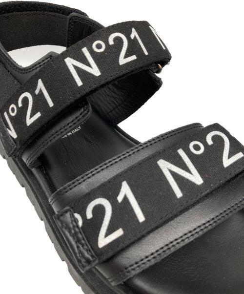 N°21（ヌメロヴェントゥーノ）N°21 (ヌメロヴェントゥーノ) サンダル ブラック サイズ:SIZE 37の古着・服飾アイテム