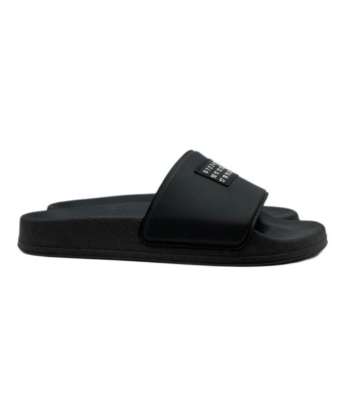 MM6 Maison Margiela（エムエムシックスメゾンマルジェラ）MM6 Maison Margiela (エムエムシックスメゾンマルジェラ) ナンバリングロゴスライドサンダル ブラック サイズ:37の古着・服飾アイテム