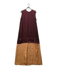 TOGA PULLA（トーガ プルラ）の古着「サテンノースリーブプリーツドレスワンピース」｜レッド