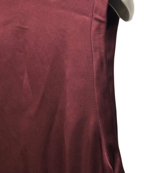 TOGA PULLA（トーガ プルラ）TOGA PULLA (トーガ プルラ) サテンノースリーブプリーツドレスワンピース レッド サイズ:36の古着・服飾アイテム