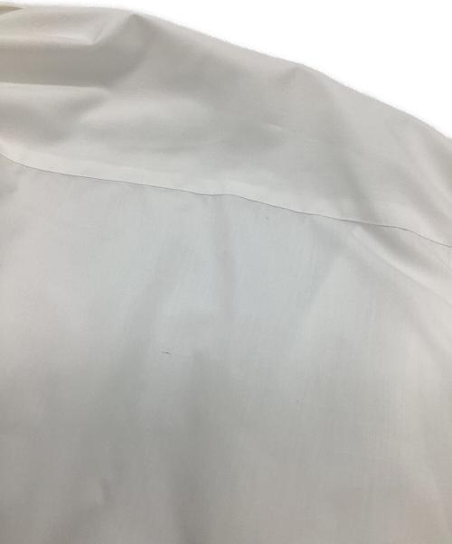LE PHIL（ル フィル）LE PHIL (ル フィル) バックスリットブロードシャツ ホワイト サイズ:Fの古着・服飾アイテム