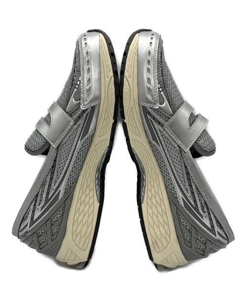 NEW BALANCE（ニューバランス）NEW BALANCE (ニューバランス) スニーカー シルバー×ホワイト サイズ:US10.5の古着・服飾アイテム