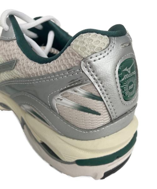 MIZUNO（ミズノ）MIZUNO (ミズノ) WAVE RIDER 10 ホワイト×グリーン サイズ:27.5の古着・服飾アイテム