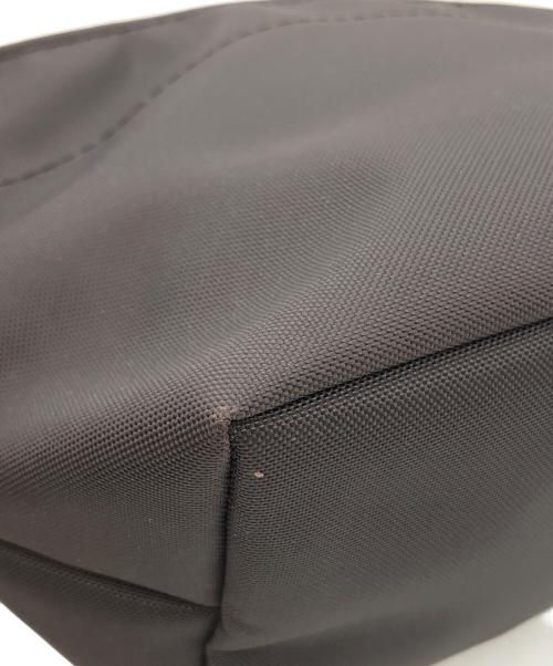 Herve Chapelier（エルベシャプリエ）Herve Chapelier (エルベシャプリエ) ナイロン舟型ショルダーバッグXS モカの古着・服飾アイテム