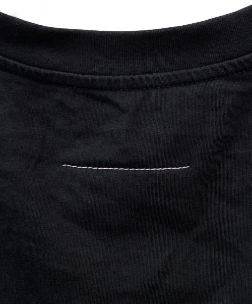 MM6 Maison Margiela（エムエムシックスメゾンマルジェラ）MM6 Maison Margiela (エムエムシックスメゾンマルジェラ) バーシティプリントTシャツ ブラック サイズ:Mの古着・服飾アイテム