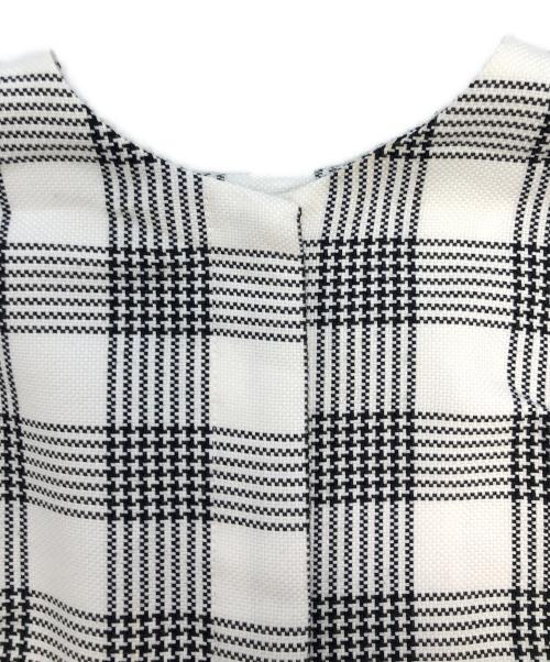 FORFORMO（フォルフォルモ）FORFORMO (フォルフォルモ) Gather Flare Sleeveless Tops ホワイト サイズ:Freeの古着・服飾アイテム