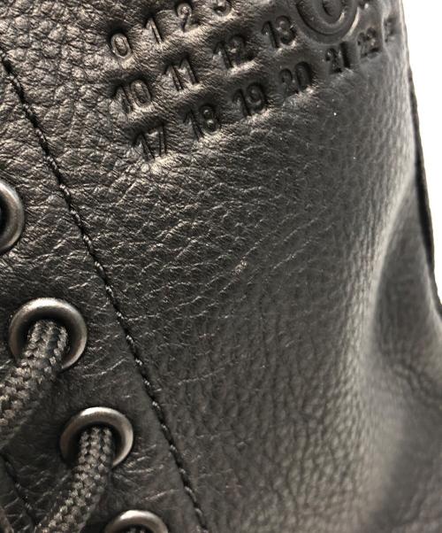 Dr.Martens（ドクターマーチン）Dr.Martens (ドクターマーチン) MM6 Maison Margiela (エムエムシックスメゾンマルジェラ) 10ホールブーツ ブラック サイズ:SIZE 5の古着・服飾アイテム