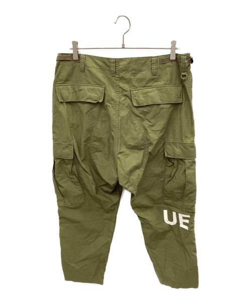 uniform experiment（ユニフォームエクスペリメント）uniform experiment (ユニフォームエクスペリメント) HEM CUT OFF CROPPED CARGO PANTS オリーブ サイズ:2の古着・服飾アイテム