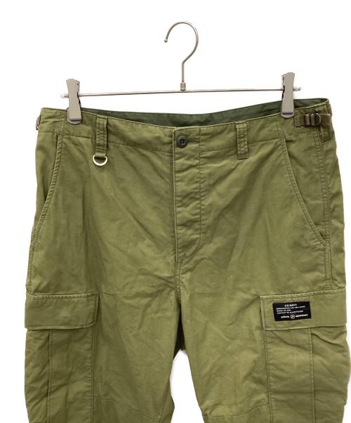 uniform experiment（ユニフォームエクスペリメント）uniform experiment (ユニフォームエクスペリメント) HEM CUT OFF CROPPED CARGO PANTS オリーブ サイズ:2の古着・服飾アイテム