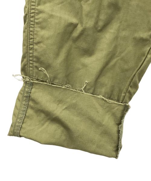 uniform experiment（ユニフォームエクスペリメント）uniform experiment (ユニフォームエクスペリメント) HEM CUT OFF CROPPED CARGO PANTS オリーブ サイズ:2の古着・服飾アイテム