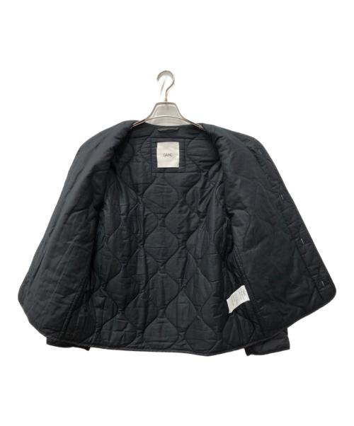 OAMC（オーエーエムシー）OAMC (オーエーエムシー) LOUVRE MUSEUM ALLEGORY キルティングジャケット ブラック サイズ:SIZE Lの古着・服飾アイテム