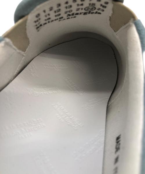 Maison Margiela（メゾンマルジェラ）Maison Margiela (メゾンマルジェラ) スリッポン ブルー×ホワイト サイズ:43の古着・服飾アイテム
