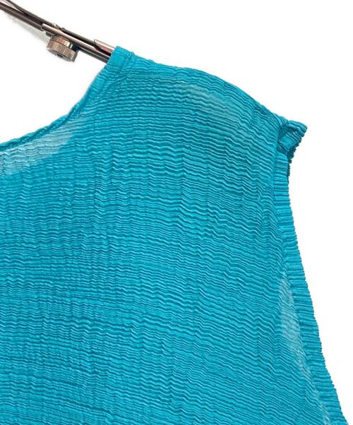 me ISSEY MIYAKE（ミーイッセイ ミヤケ）me ISSEY MIYAKE (ミーイッセイ ミヤケ) ノースリーブ プリーツブラウス ブルー サイズ:FREEの古着・服飾アイテム