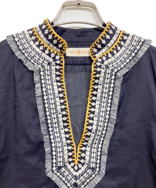 TORY BURCH（トリーバーチ）TORY BURCH (トリーバーチ) 刺繍カフタンブラウス ネイビーの古着・服飾アイテム