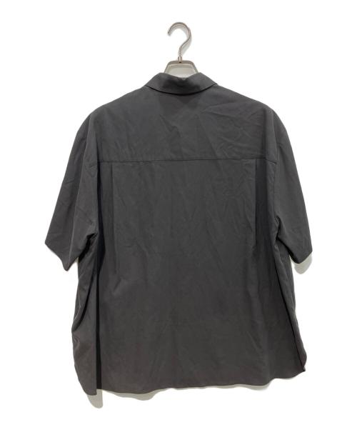 TODAYFUL（トゥデイフル）TODAYFUL (トゥデイフル) Silk100% Halfsleeve Shirts　 25AW　12520413 チャコールグレー サイズ:Freeの古着・服飾アイテム
