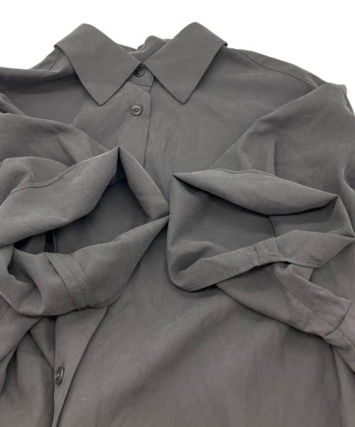 TODAYFUL（トゥデイフル）TODAYFUL (トゥデイフル) Silk100% Halfsleeve Shirts　 25AW　12520413 チャコールグレー サイズ:Freeの古着・服飾アイテム