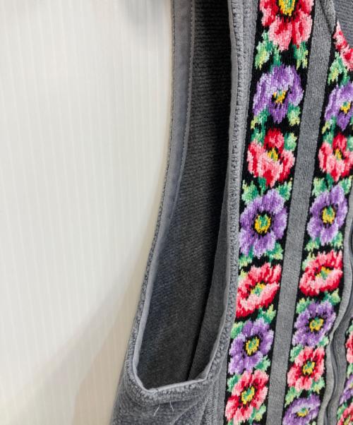 FEILER（フェイラー）FEILER (フェイラー) シュニール織花柄刺繍ジレ グレー サイズ:Freeの古着・服飾アイテム
