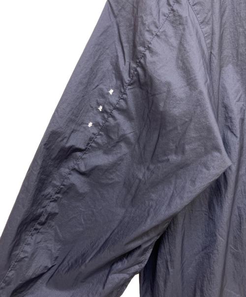 迷迭香（マンネンロウ）迷迭香 (マンネンロウ) UL DAILY COACH JACKET ネイビー サイズ:4 未使用品の古着・服飾アイテム