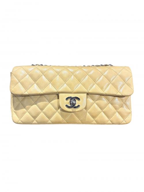 CHANEL（シャネル）CHANEL (シャネル) チェーンショルダーバッグ ベージュ サイズ:25の古着・服飾アイテム