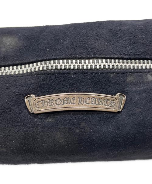 CHROME HEARTS（クロムハーツ）CHROME HEARTS (クロムハーツ) スクロールラベル ダガージップ スエード ペンケース ネイビーの古着・服飾アイテム