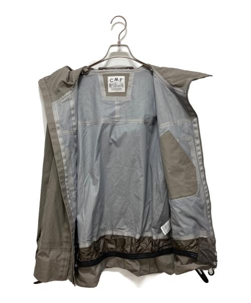 CMF OUTDOOR GARMENT（コンフィーアウトドアガーメント）CMF OUTDOOR GARMENT (コンフィーアウトドアガーメント) COEXIST SHELL グレー サイズ:XLの古着・服飾アイテム