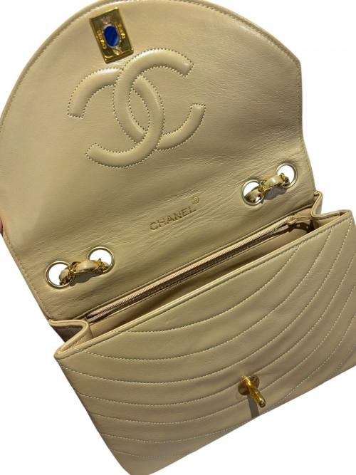 CHANEL（シャネル）CHANEL (シャネル) ウェーブステッチ/チェーンショルダーバッグ ベージュ サイズ:22.5の古着・服飾アイテム