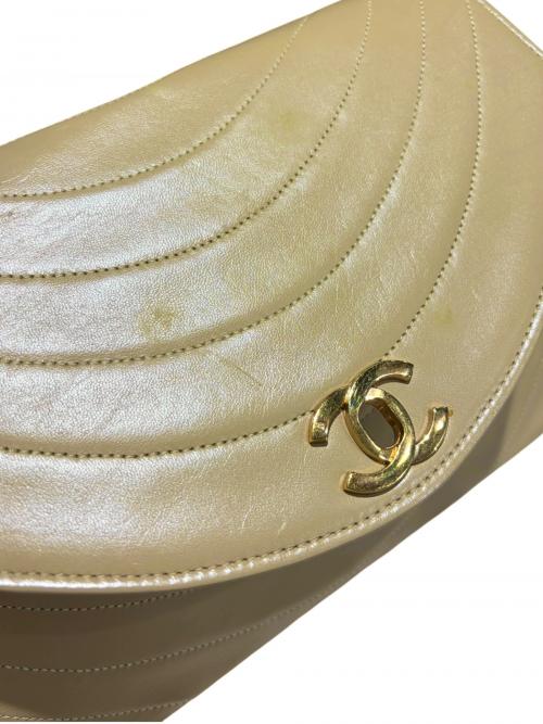 CHANEL（シャネル）CHANEL (シャネル) ウェーブステッチ/チェーンショルダーバッグ ベージュ サイズ:22.5の古着・服飾アイテム