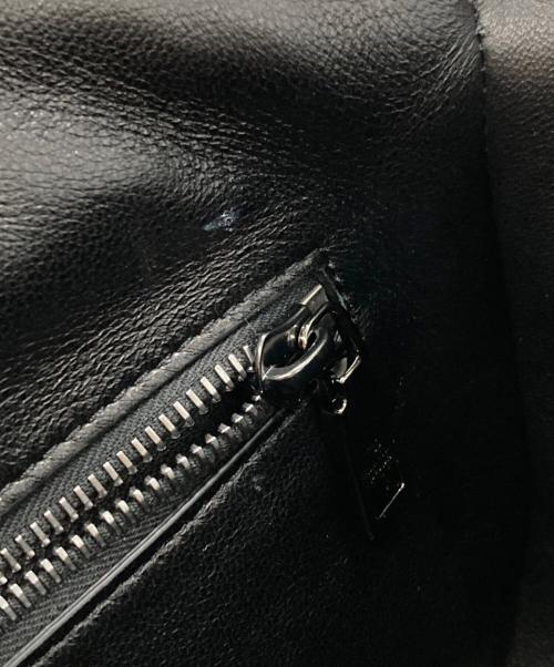 VALENTINO GARAVANI（ヴァレンティノ・ガラヴァーニ）VALENTINO GARAVANI (ヴァレンティノ・ガラヴァーニ) Vlogo Signature Shoulder Bag/Vロゴ シグネチャー ショルダーバッグ ブラックの古着・服飾アイテム