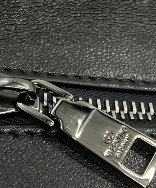 VALENTINO GARAVANI（ヴァレンティノ・ガラヴァーニ）VALENTINO GARAVANI (ヴァレンティノ・ガラヴァーニ) Vlogo Signature Shoulder Bag/Vロゴ シグネチャー ショルダーバッグ ブラックの古着・服飾アイテム