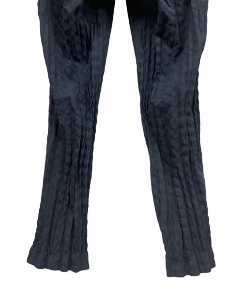 ISSEY MIYAKE MEN（イッセイミヤケメン）ISSEY MIYAKE MEN (イッセイミヤケメン) シワ加工イージーパンツ ネイビー サイズ:2の古着・服飾アイテム