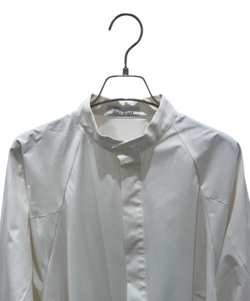 132 5. ISSEY MIYAKE（132 5. イッセイ ミヤケ）132 5. ISSEY MIYAKE (132 5. イッセイ ミヤケ) TRAPEZOID SHIRT ホワイト サイズ:3の古着・服飾アイテム