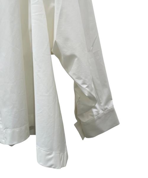 132 5. ISSEY MIYAKE（132 5. イッセイ ミヤケ）132 5. ISSEY MIYAKE (132 5. イッセイ ミヤケ) TRAPEZOID SHIRT ホワイト サイズ:3の古着・服飾アイテム