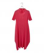 PLEATS PLEASEプリーツプリーズ）の古着「スリットプリーツワンピース」｜ピンク