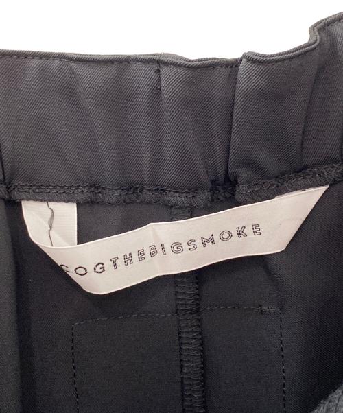 COGTHEBIGSMOKE（コグザビッグスモーク）COGTHEBIGSMOKE (コグザビッグスモーク) 接触冷感ツーウェイストレッチ タックヘム トラウザーパンツ ブラック サイズ:Freeの古着・服飾アイテム