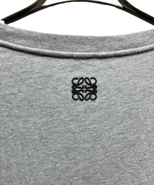 LOEWE（ロエベ）LOEWE (ロエベ) アナグラム刺繍 コットンTシャツ グレー サイズ:XLの古着・服飾アイテム