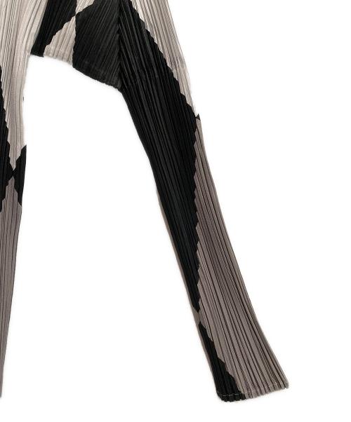PLEATS PLEASE（プリーツプリーズ）PLEATS PLEASE (プリーツプリーズ) ハイネックプリーツブラウス ブラック×グレー サイズ:3の古着・服飾アイテム