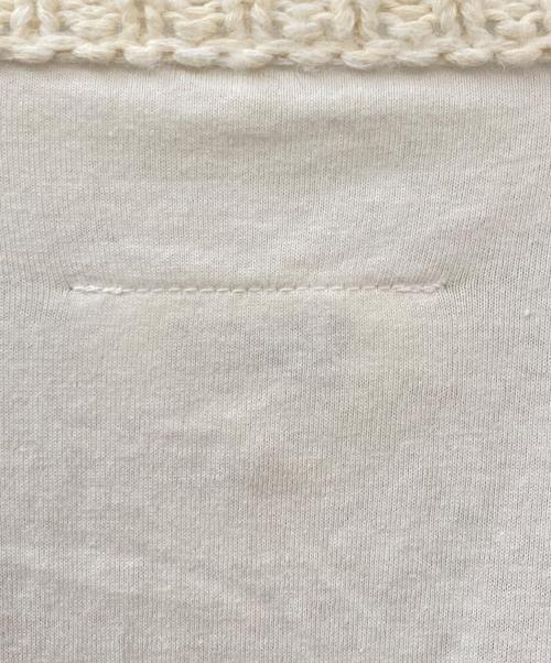 MM6 Maison Margiela（エムエムシックスメゾンマルジェラ）MM6 Maison Margiela (エムエムシックスメゾンマルジェラ) ロゴオーバーサイズニット ベージュ サイズ:XSの古着・服飾アイテム