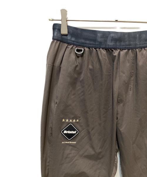 F.C.R.B.（エフシーレアルブリストル）F.C.R.B. (エフシーレアルブリストル) STRETCH LIGHT WEIGHT TAPERED EASY PANTS オリーブ サイズ:Ｍの古着・服飾アイテム