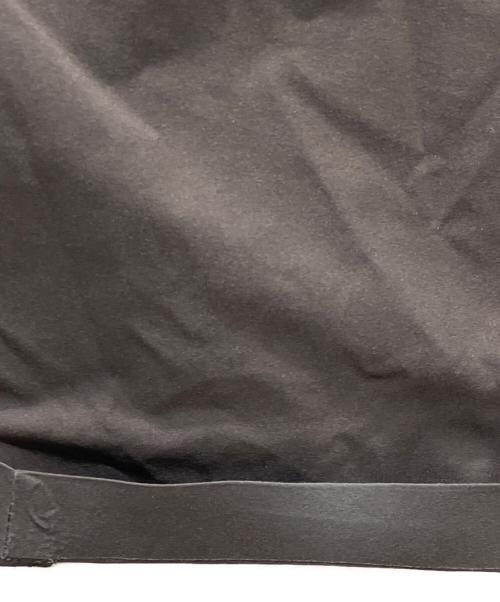 F.C.R.B.（エフシーレアルブリストル）F.C.R.B. (エフシーレアルブリストル) STRETCH LIGHT WEIGHT TAPERED EASY PANTS オリーブ サイズ:Ｍの古着・服飾アイテム