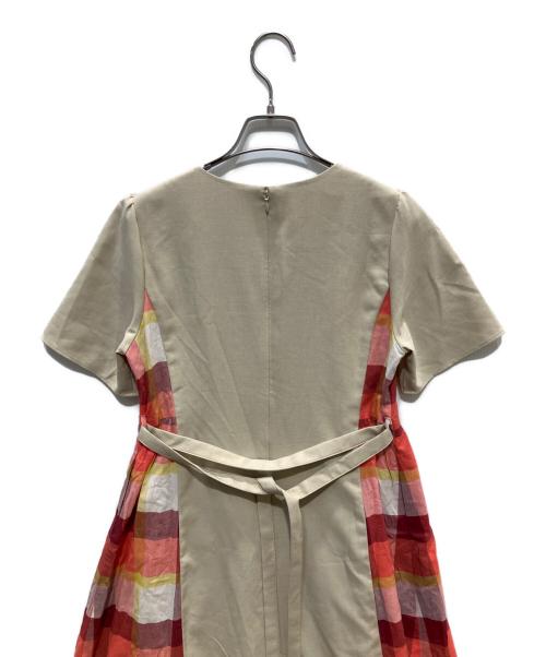 BLUE LABEL CRESTBRIDGE（ブルーレーベルクレストブリッジ）BLUE LABEL CRESTBRIDGE (ブルーレーベルクレストブリッジ) ウェザーストレッチチェックコンビドレス ベージュ サイズ:36の古着・服飾アイテム