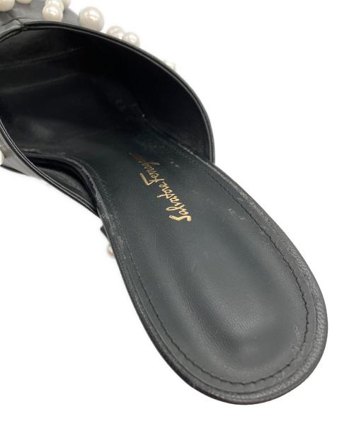 Salvatore Ferragamo（サルヴァトーレ フェラガモ）Salvatore Ferragamo (サルヴァトーレ フェラガモ) パールレザーサンダル ブラック サイズ:6 2/1の古着・服飾アイテム