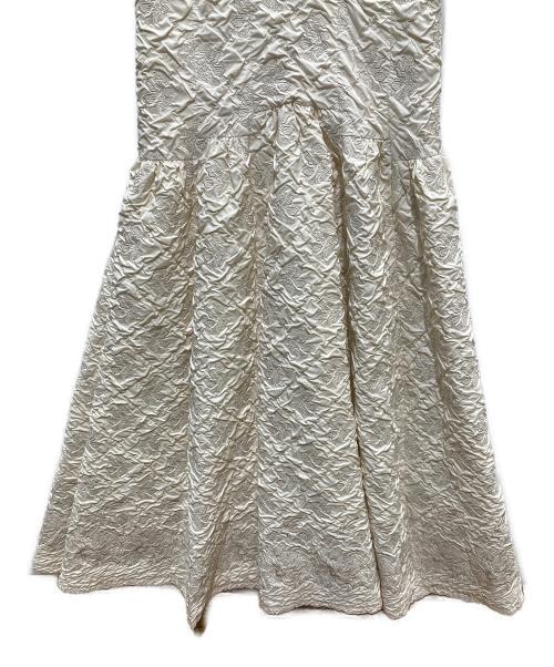 MURRAL（ミューラル）MURRAL (ミューラル) Dahlia shrinking embroidery camisole dress アイボリー サイズ:2の古着・服飾アイテム