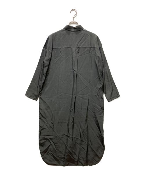 evam eva（エヴァムエヴァ）evam eva (エヴァムエヴァ) cupro silk shirts one piece ダークグレー サイズ:1の古着・服飾アイテム