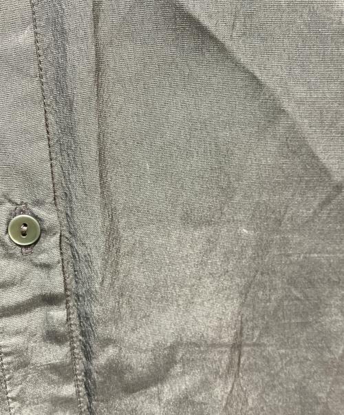evam eva（エヴァムエヴァ）evam eva (エヴァムエヴァ) cupro silk shirts one piece ダークグレー サイズ:1の古着・服飾アイテム