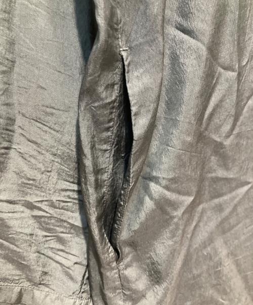 evam eva（エヴァムエヴァ）evam eva (エヴァムエヴァ) cupro silk shirts one piece ダークグレー サイズ:1の古着・服飾アイテム