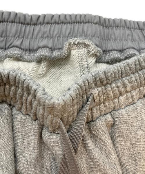 MAISON SPECIAL（メゾンスペシャル）MAISON SPECIAL (メゾンスペシャル) フレアスカートレイヤースウェットパンツ グレー サイズ:SIZE 36 未使用品の古着・服飾アイテム