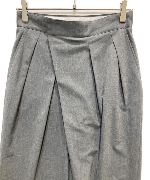 allureville（アルアバイル）allureville (アルアバイル) トロピカルアシメタックパンツ グレー サイズ:2の古着・服飾アイテム