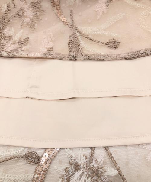 Snidel（スナイデル）Snidel (スナイデル) シャイニーエンブロイダリーワンピ ピンクベージュ サイズ:SIZE 0 未使用品の古着・服飾アイテム